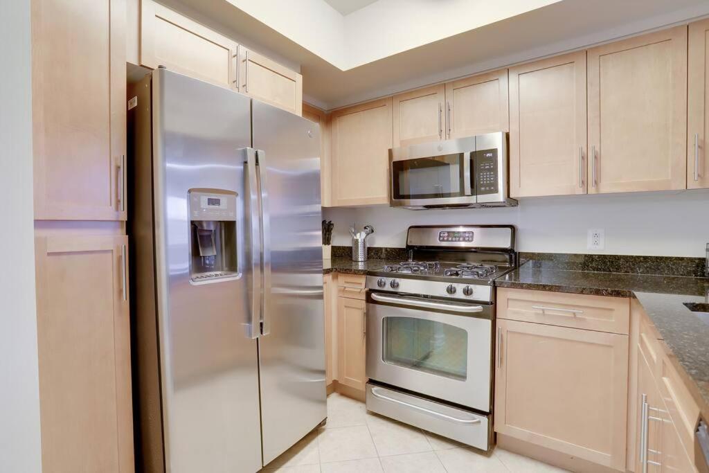 Bright And Cozy Apartment Near Pentagon City Arlington Exterior photo