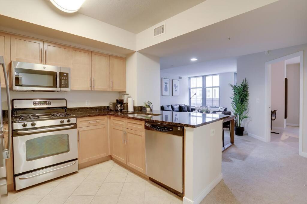 Bright And Cozy Apartment Near Pentagon City Arlington Exterior photo